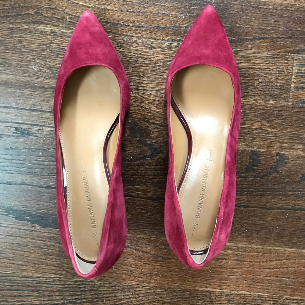 Burgundy Suede kitten heel- Size 8